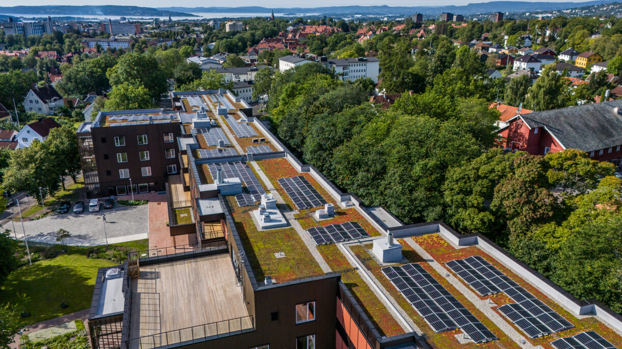 Flyfoto som viser Tåsenhjemmets omgivelser