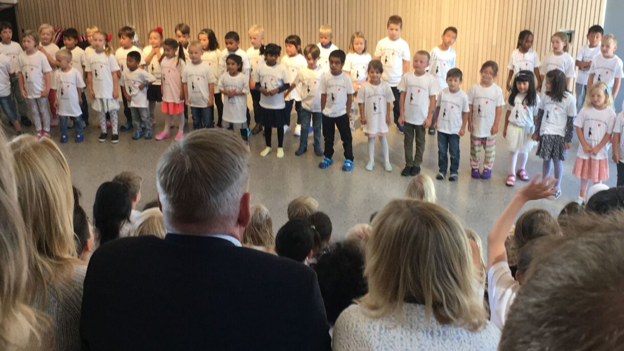 Stolte Brynseng-elever vant alles hjerter under åpningen.