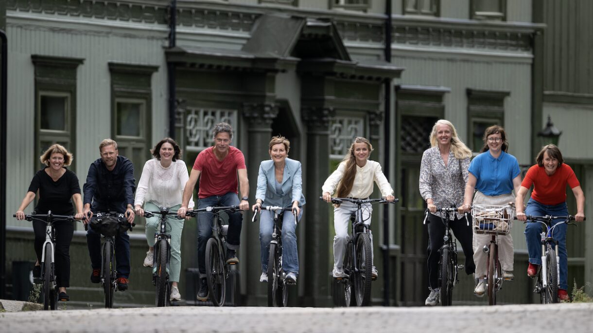 Pia, Erlend, Käthe, Stein, Birgit, Nora, Sigrid, Maria, Guro i FutureBuilt. Foto: Torbjørn Tandberg