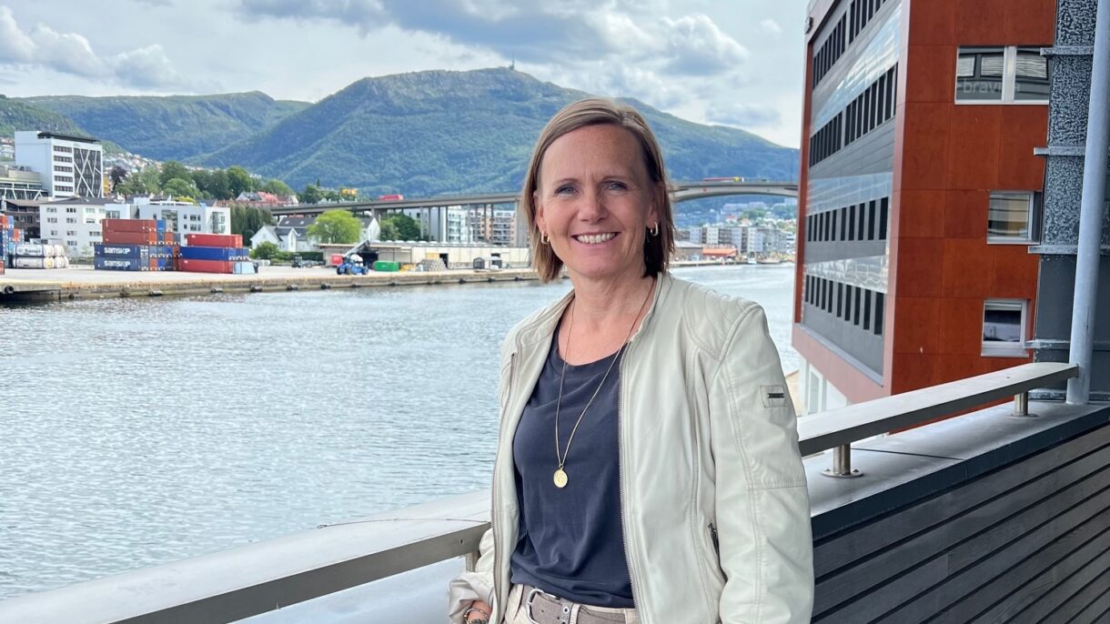 – Under rivningsarbeidet har vi avdekket alt fra gamle mursteinsvegger til tak og vinduer som har vært skjult i mange år, forteller Bente Haugsdal, utviklingssjef i Frydenbø Eiendom