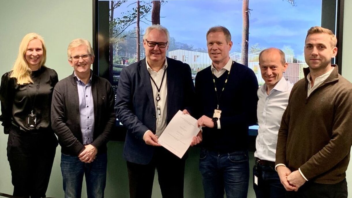 Menneskene bak kontrakten: Juridisk rådgiver Åsne Tinnes-Rimehaug, prosjektleder Geir Arne Hansen, adm.dir. Lars Henrik Bøhler (alle fra Omsorgsbygg), avdelingsdirektør Stian Schjølberg, økonomidirektør Tormod Solberg og prosjektleder Bård Eckmann (alle fra AF Bygg Oslo).