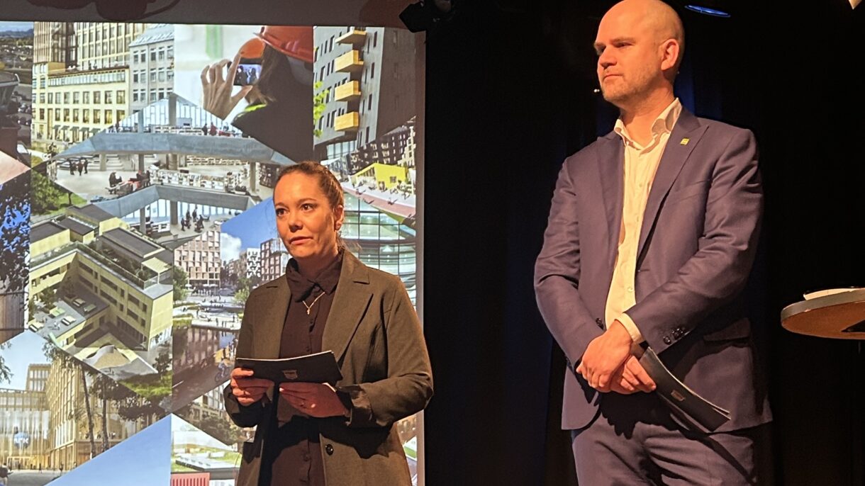 Aurora Meland Winger, konstituert byråd for miljø, næring og samferdsel, og Lars Viko Gaupset, byråd for byutvikling, sto for det offisielle avsparket for FutureBuilt i Trondheim. Foto: FutureBuilt