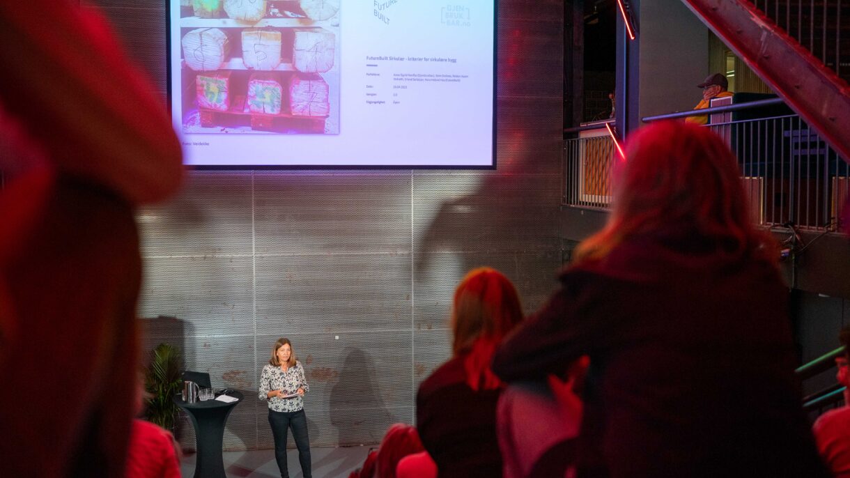 Gjennom ulike arrangementer retter FutureBuilt søkelyset på hvordan få ned klimagassutslippene i bygg. Foto: Marius Dale/Oslo Urban Week