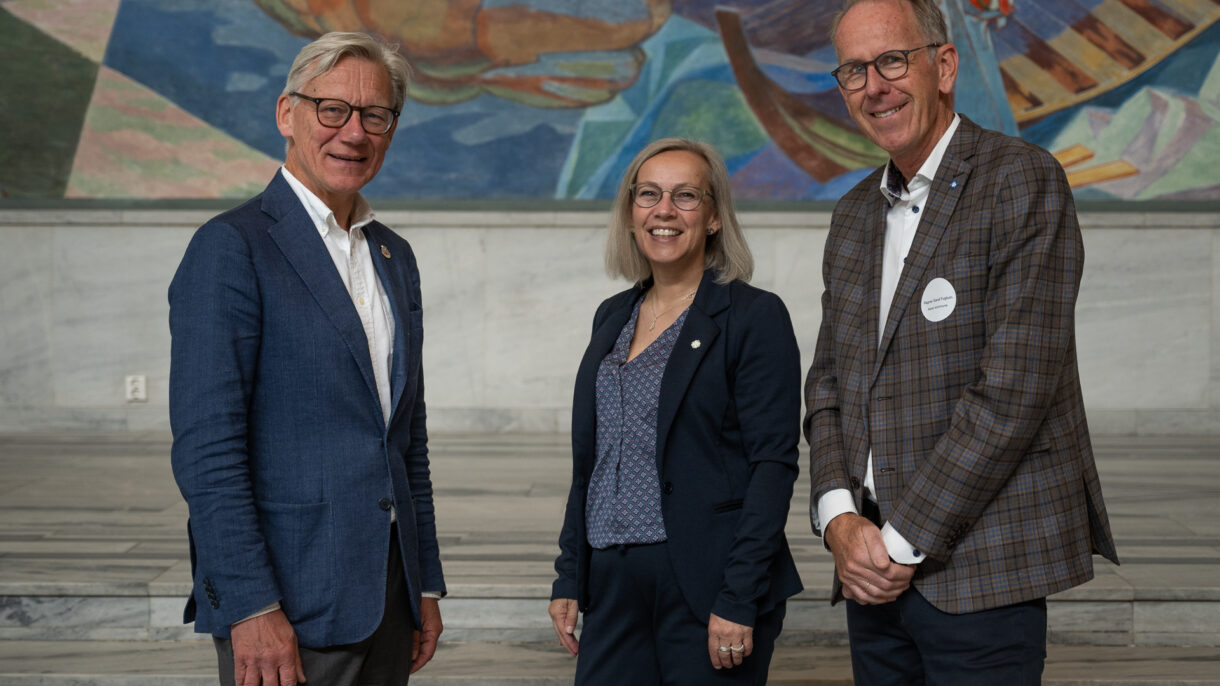 James Stove Lorentzen (byråd for byutvikling i Oslo), Sigrun Wiggen Prestbakmo (statssekretær i KDD) og Ragnar Sand Fuglum (direktør for Samfunnstjenester i Asker kommune og leder av programstyret i FutureBuilt)