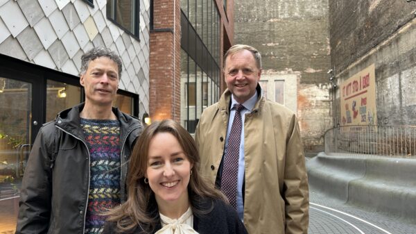 Stein Stoknes i FutureBuilt, Mie Fuglseth i Grønn Byggallianse og Bjørn Kjærand Haugland i Skift håper mange vil signere oppropet om å få inn klimakrav i TEK. Foto. FutureBuilt