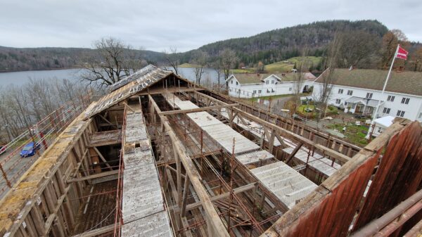 Nedre Sem låve er et forbildeprosjekt i FutureBuilt. Foto: Veidekke