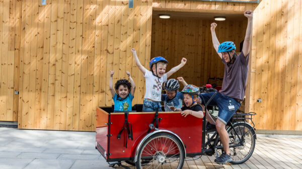 Kistefossdammen barnehage satser på sykling! Foto: Tove Lauluten