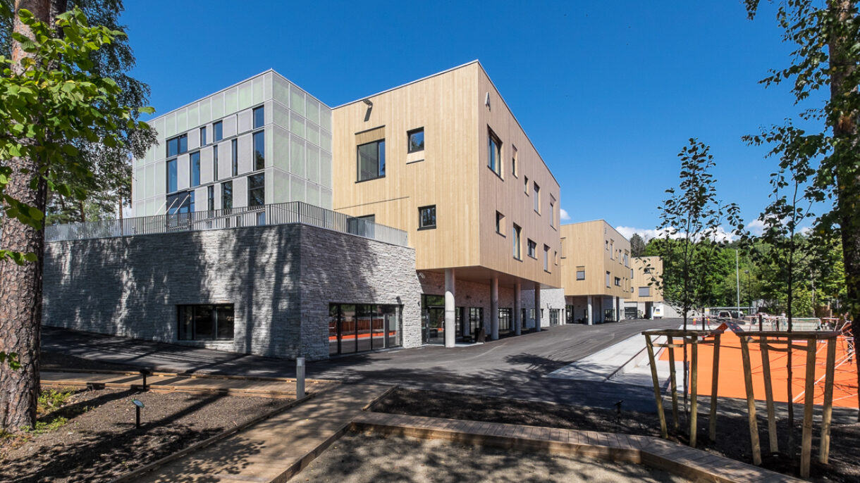 T Lauluten DSF0676 72dpi